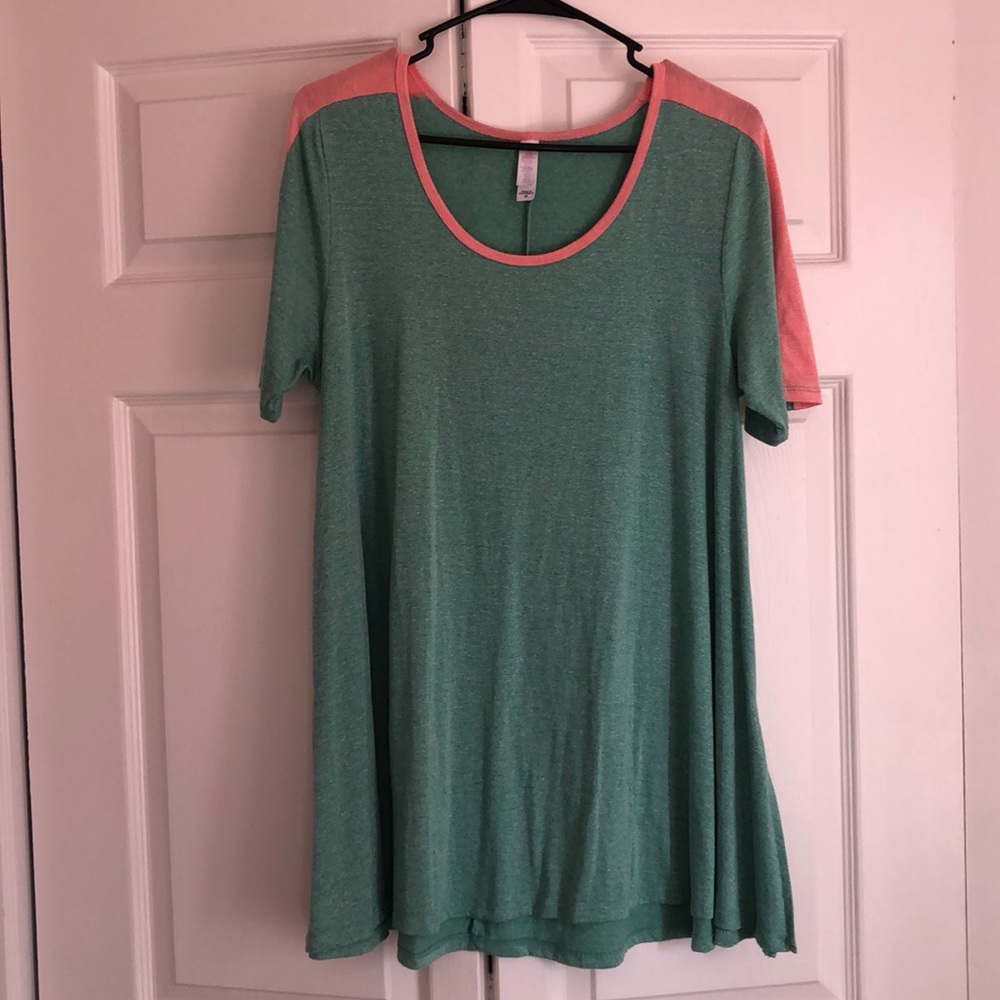Lularoe top